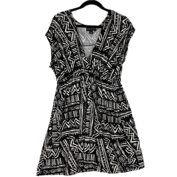 Forever 21 Dresses & Skirts - Forever 21 Plus 1X Black White Tribal Print Dress
